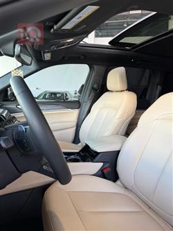 جیپ گراند شیرۆکی